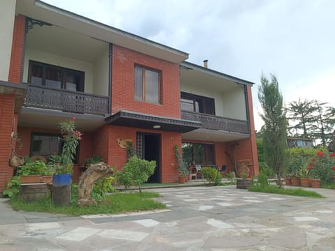 Property building, Day, Garden