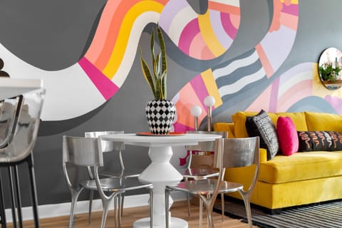 Seating area, Dining area