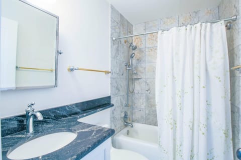 Love Blooms Here House in Wild Dunes