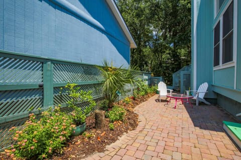 Love Blooms Here House in Wild Dunes