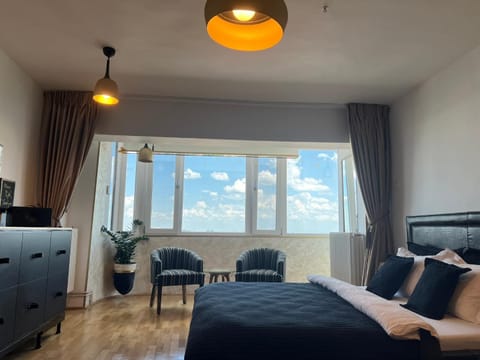 Bed, Photo of the whole room, Seating area