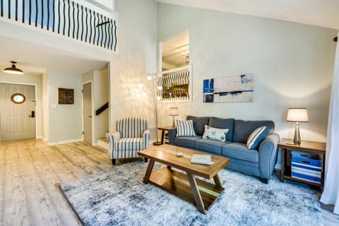 Niceville Retreat with Boat Dock, Golf Course and Pool House in Niceville