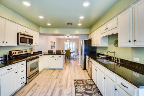 Niceville Retreat with Boat Dock, Golf Course and Pool House in Niceville