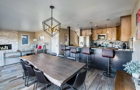 Lake Dillon Retreat Townhome: Panoramic Lake, Mountain Views Apartment in Dillon