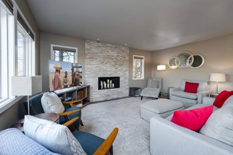 Lake Dillon Retreat Townhome: Panoramic Lake, Mountain Views Apartment in Dillon