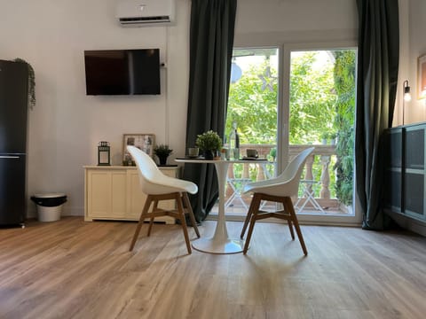 TV and multimedia, Dining area, air conditioner