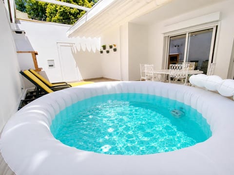 Patio, Day, Hot Tub, sunbed