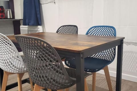 Tulsa Home - Appartement 2 chambres, Charmant et moderne avec terrasse privée Apartment in Pontoise