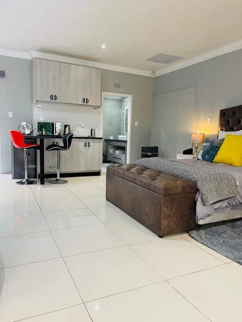 Bed, Kitchen or kitchenette