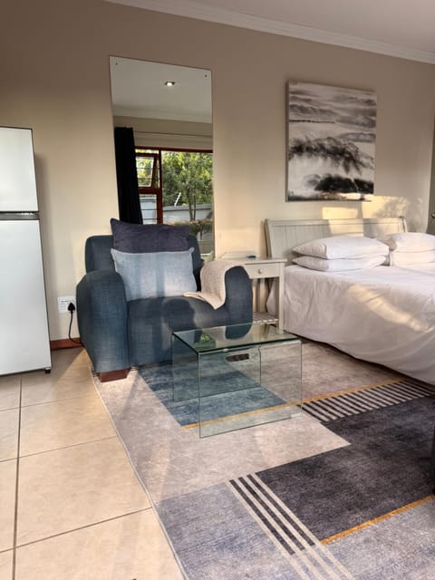 Seating area, Bedroom