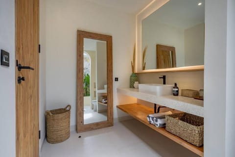 Property building, Bedroom, wardrobe