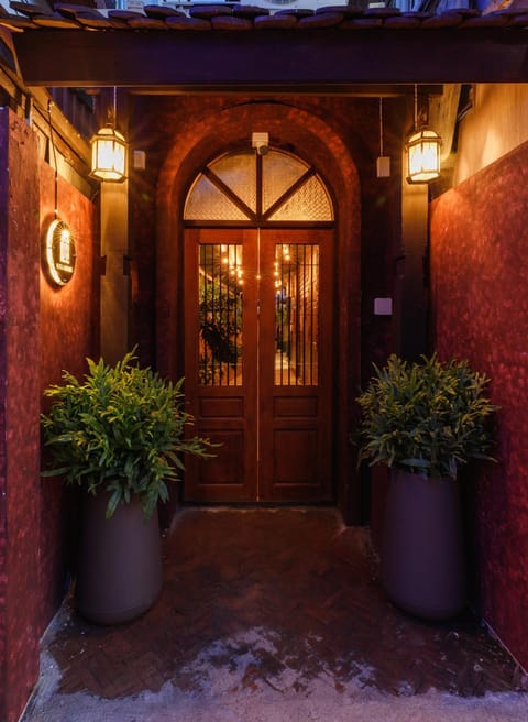 Facade/entrance