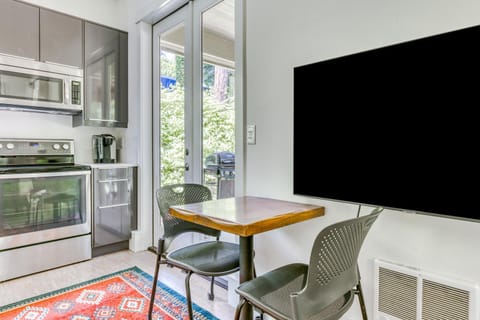 Owl Creek Studio Hotel in Stevenson