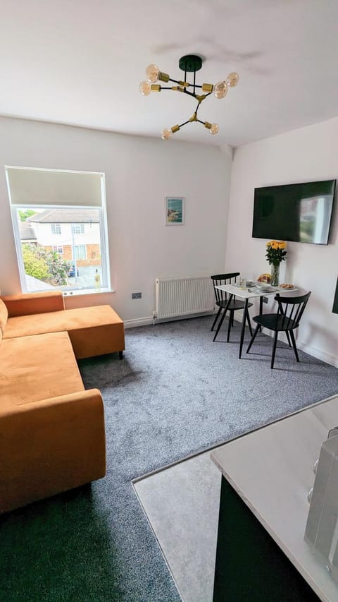 Living room, Dining area, kitchen