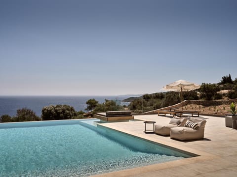 Day, Natural landscape, Balcony/Terrace, Seating area, Sea view, Swimming pool, sunbed