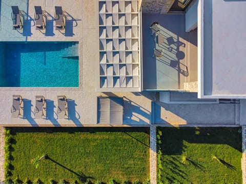 Garden, Swimming pool