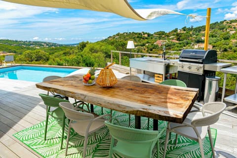 Natural landscape, BBQ facilities, View (from property/room), Dining area, Mountain view, Pool view, Swimming pool