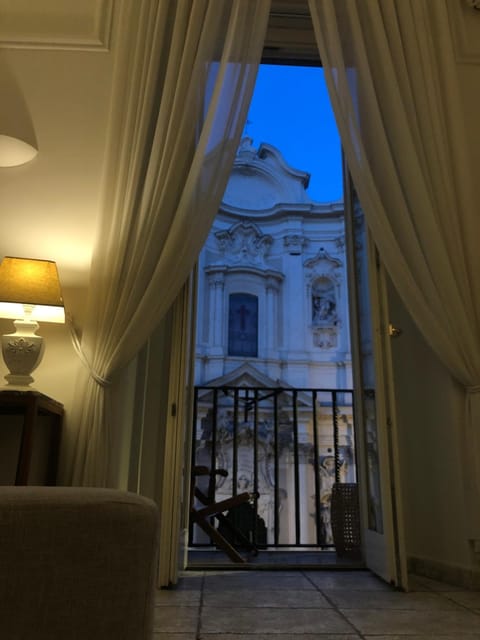 Nearby landmark, Night, Balcony/Terrace, Living room, City view