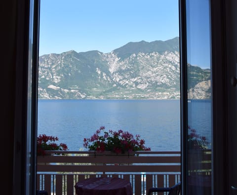 Hotel Vela Azzurra Hotel in Lake Garda