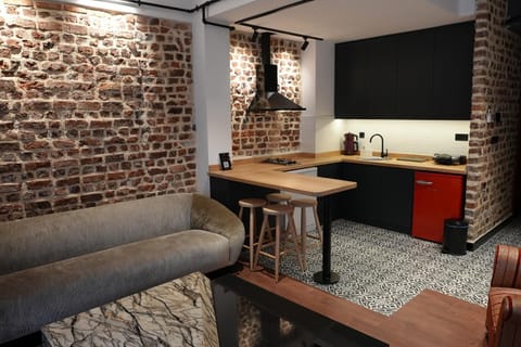 TV and multimedia, Living room, Photo of the whole room, Family, dishwasher, stove, washing machine