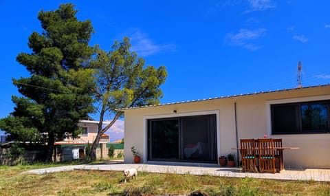 Property building, Spring, Day, Garden, Garden view