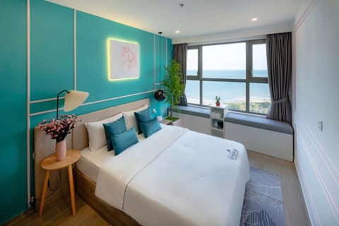 Bed, Natural landscape, Photo of the whole room, Bedroom, Sea view