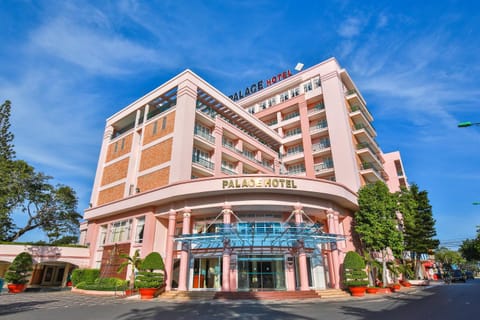 Facade/entrance, Day