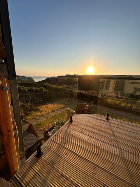 Natural landscape, Balcony/Terrace, Sunset