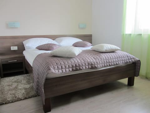 Bed, Day