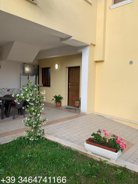Property building, Day, Garden, Garden view