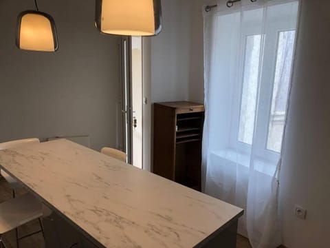 Appartement centre village Rochefort du Gard Apartment in Rochefort-du-Gard