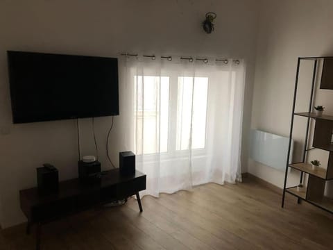 Appartement centre village Rochefort du Gard Apartment in Rochefort-du-Gard