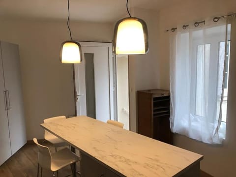 Appartement centre village Rochefort du Gard Apartment in Rochefort-du-Gard