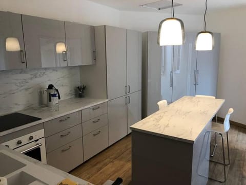 Appartement centre village Rochefort du Gard Apartment in Rochefort-du-Gard