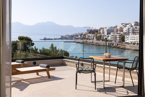 Natural landscape, View (from property/room), Balcony/Terrace, City view, Sea view