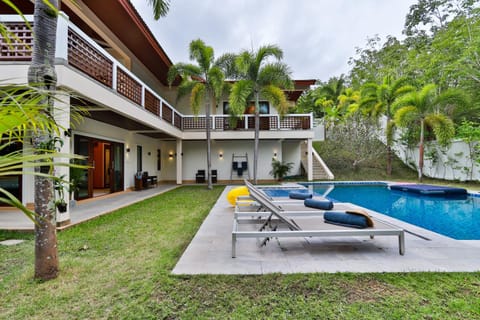 Property building, Patio, Spring, Day, Garden, View (from property/room), Balcony/Terrace, Seating area, Garden view, Pool view, Swimming pool, sunbed