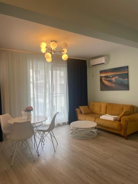 Living room, Seating area, Dining area, air conditioner