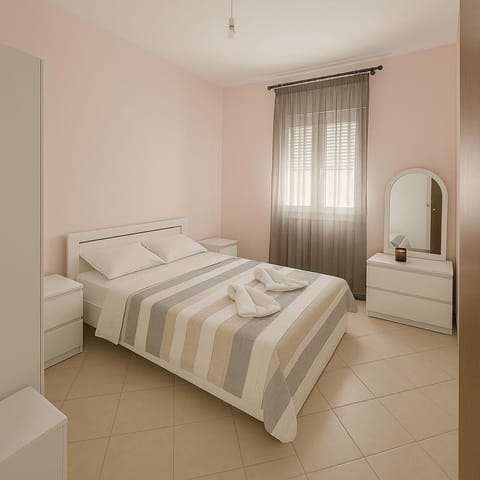 Bed, Bedroom, towels