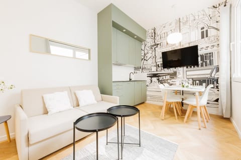 Communal lounge/ TV room, Kitchen or kitchenette, Dining area
