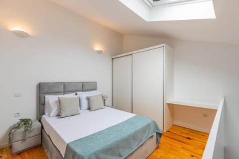 Bed, Photo of the whole room, Bedroom, wardrobe