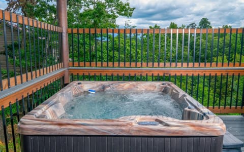 Grace Place - Private Indoor Pool, Hot Tub, Views, Theater, and more! House in Pigeon Forge