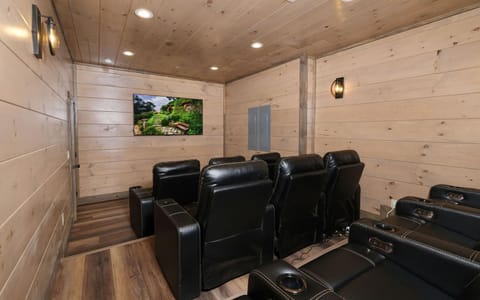 Grace Place - Private Indoor Pool, Hot Tub, Views, Theater, and more! House in Pigeon Forge