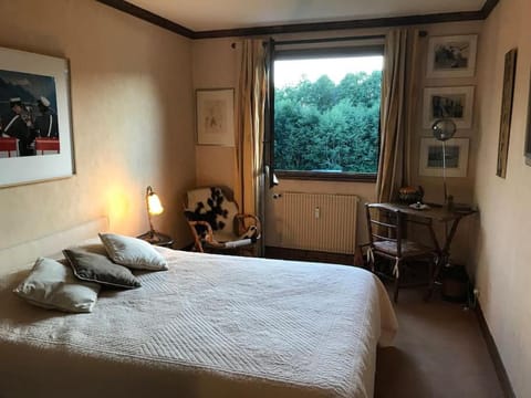 Bed, Photo of the whole room, Bedroom, Garden view