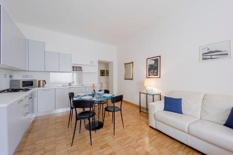 Kitchen or kitchenette, Living room, Dining area