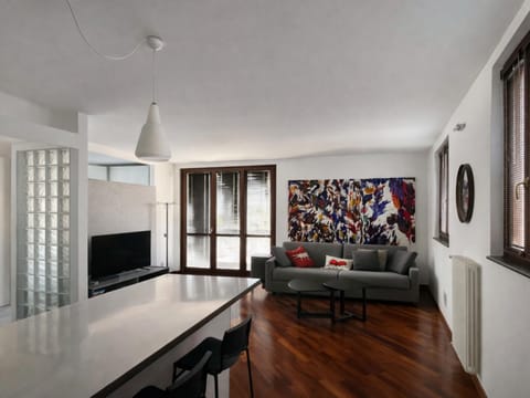 Communal lounge/ TV room, Living room, Seating area, Evening entertainment