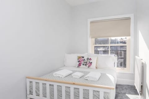 Station view apartment Apartment in York
