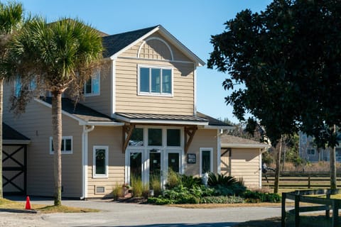 3005 Seabrook Village Drive House in Seabrook Island