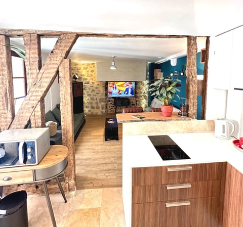 Kitchen or kitchenette, Living room, Dining area