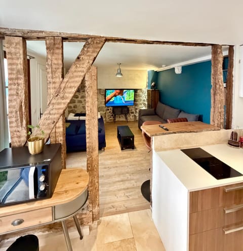 Living room, Dining area