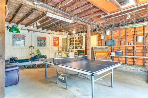 6 Mi to Lake George Adirondack Home with Game Room House in Warrensburg